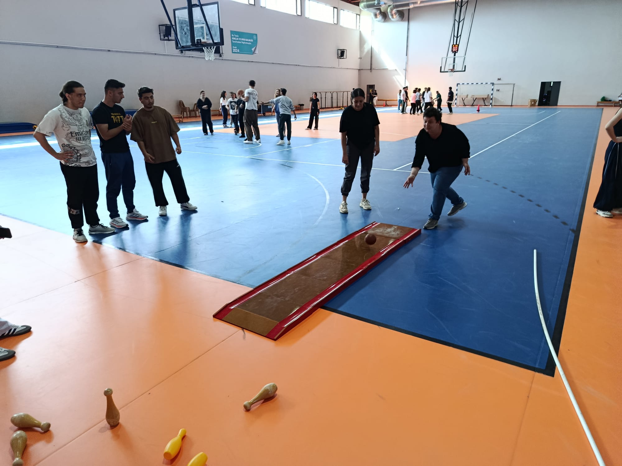 Trakya Üniversitesi, engelli bireylerin spor yönetimindeki rolünü ve yaşam kalitelerini artırmayı hedefleyen öncü bir çalışmaya imza atıyor.